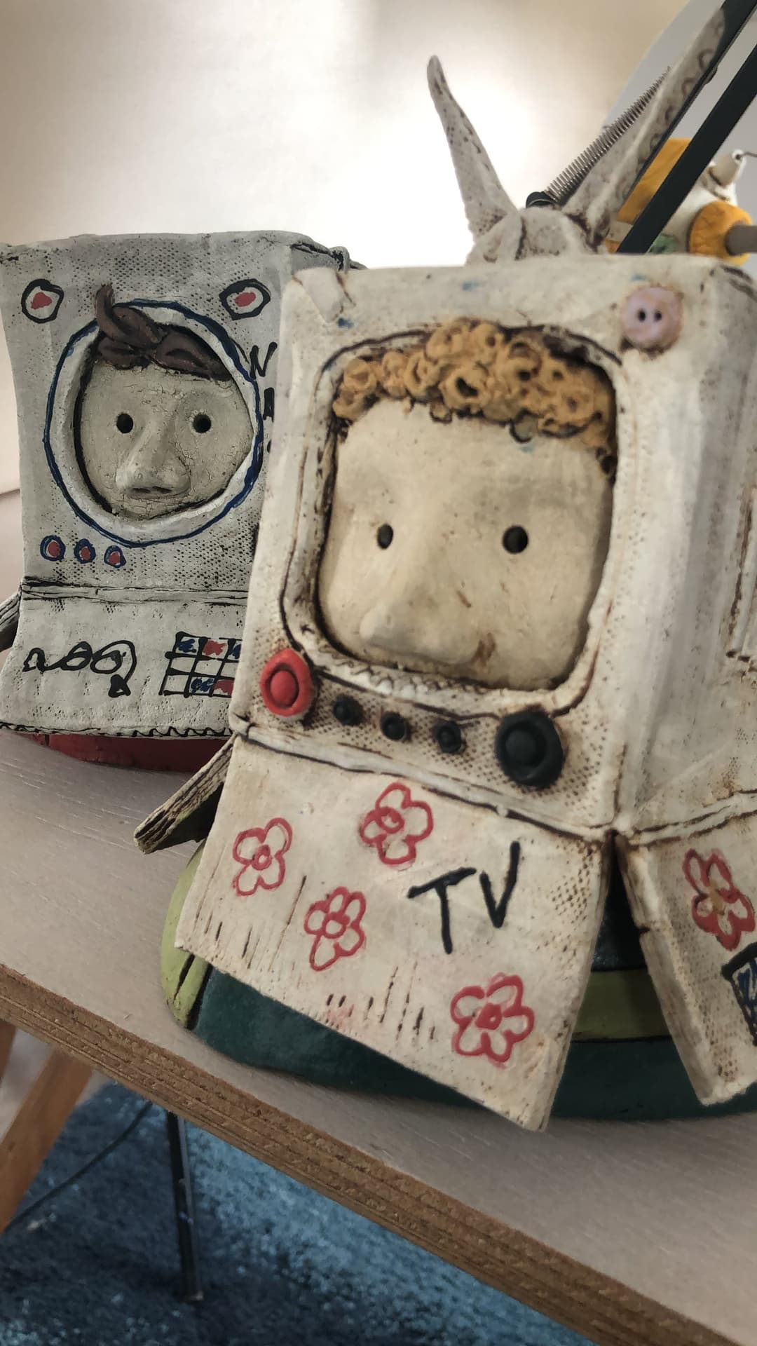 L’astronaute dans une boîte 01 — view 2 of 4